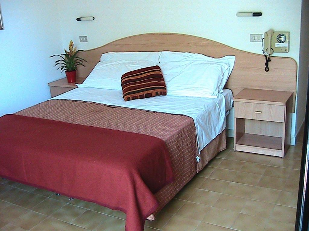 Hotel Universo Rimini Værelse billede